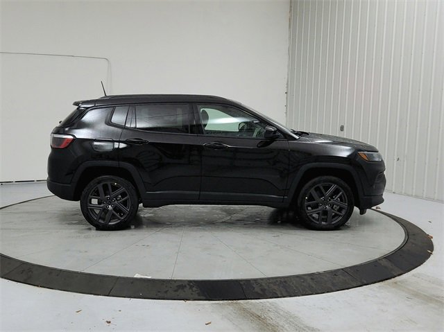 New 2026 Jeep Compass Latitude image 8
