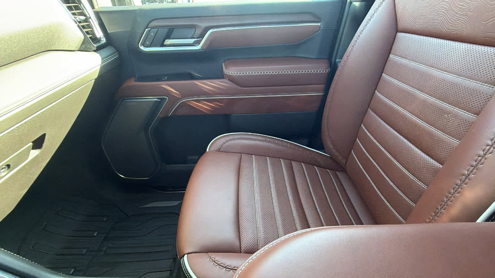 Used 2026 GMC Sierra 3500 Denali Ultimate AWD/4WD image 12