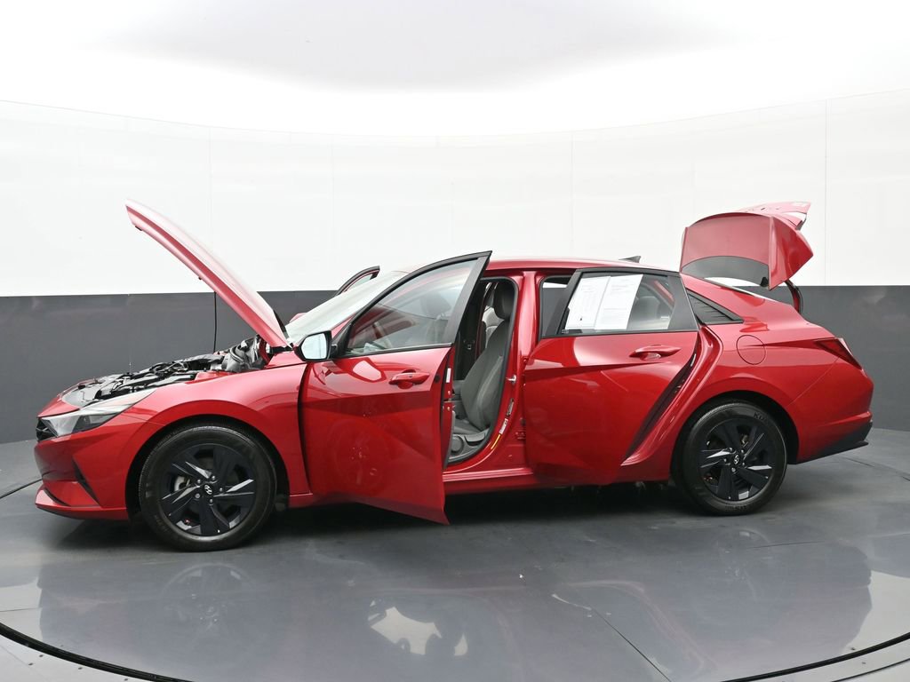 Certified 2022 Hyundai Elantra SEL image 43