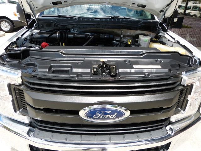 Used 2018 Ford F550 2WD Regular Cab Super Duty image 9