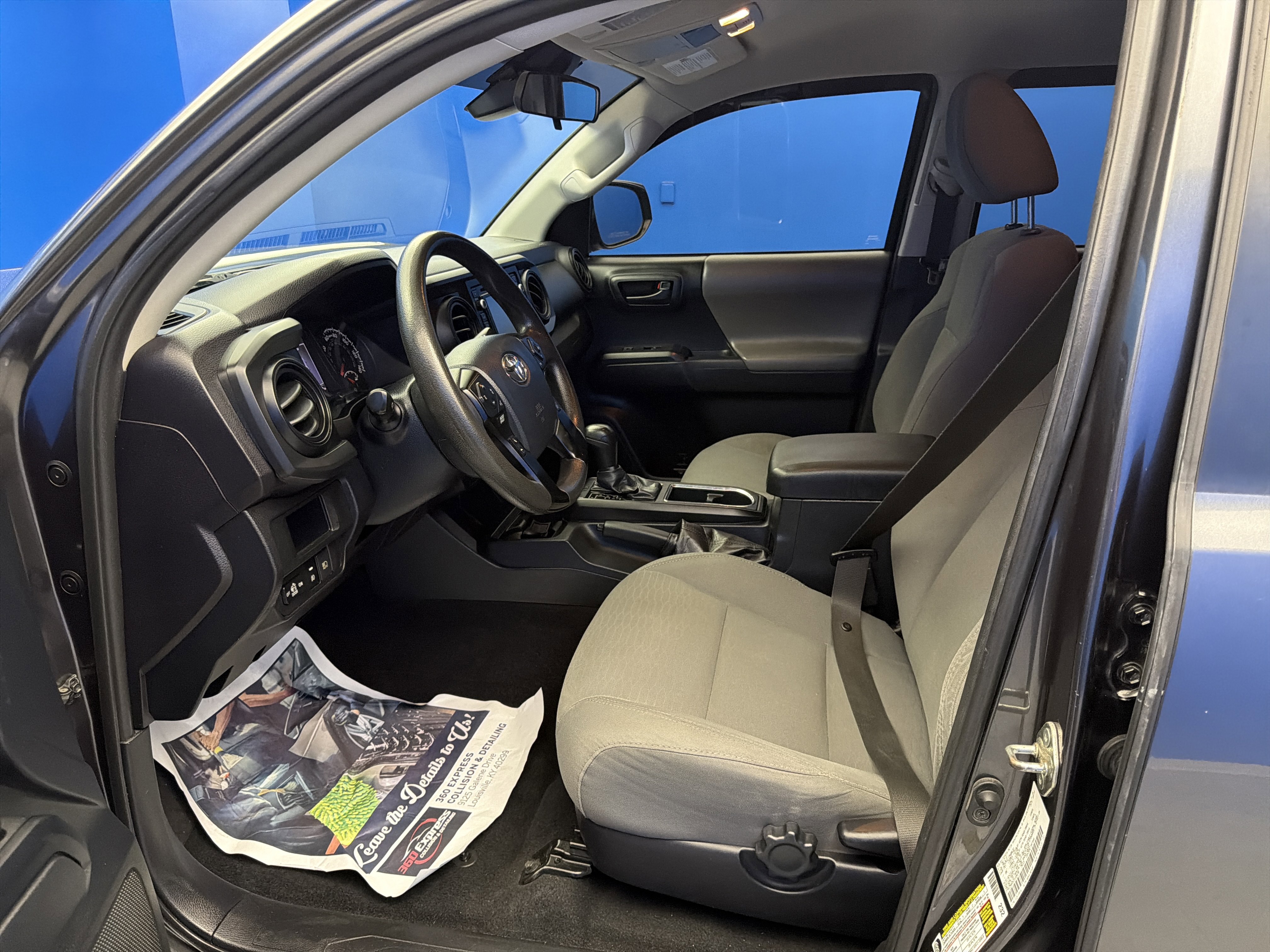 Used 2018 Toyota Tacoma SR w/ SR Convenience Package AWD/4WD image 12