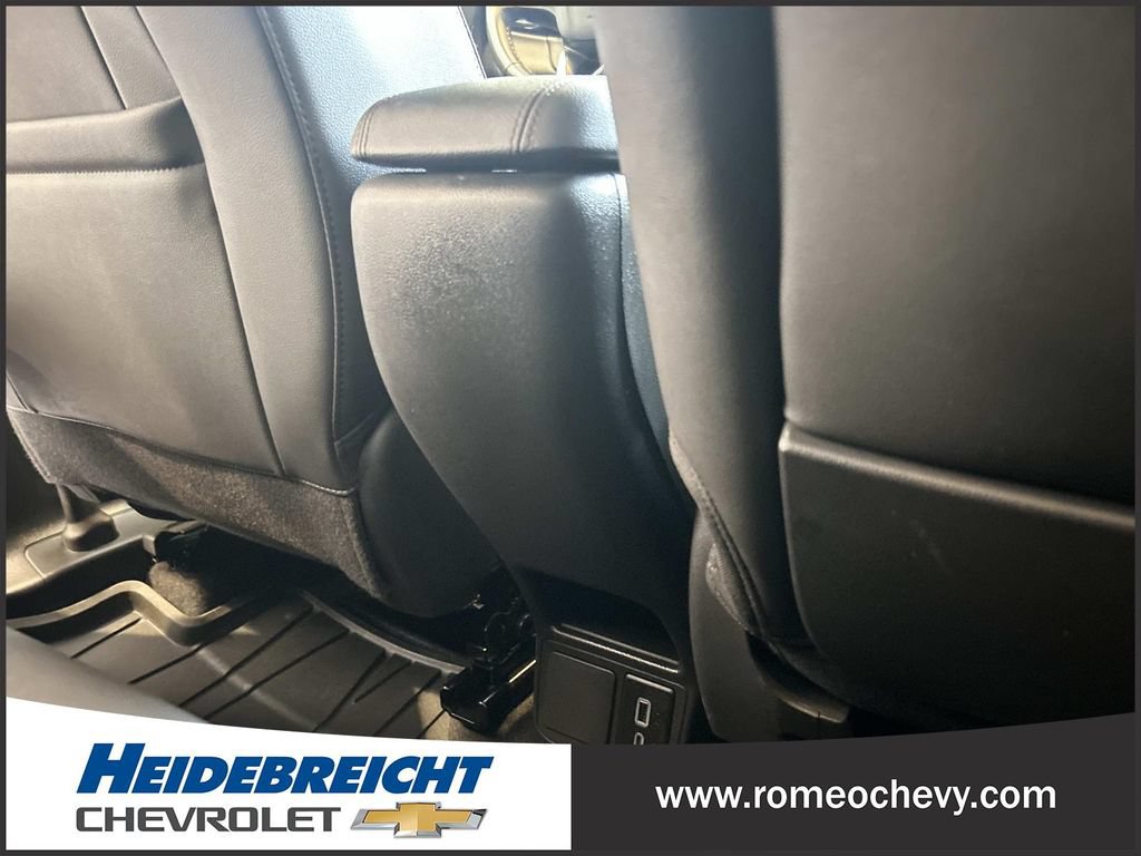 Used 2023 Buick Encore GX Select w/ Sport Touring Package FWD image 16