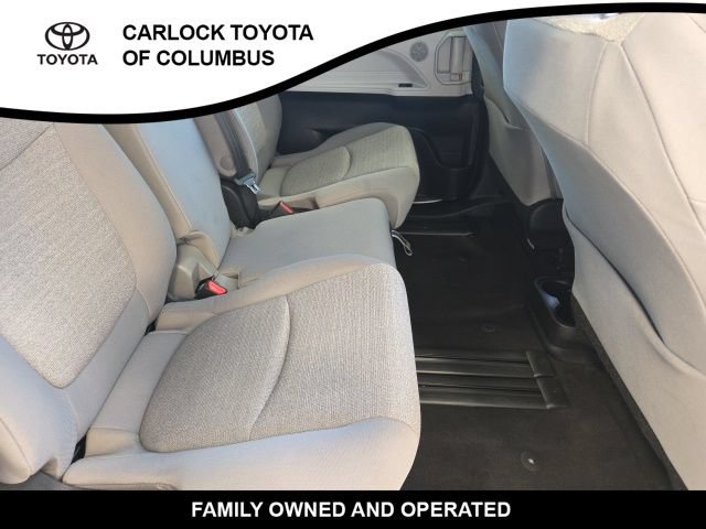 Used 2026 Toyota Sienna LE FWD image 17