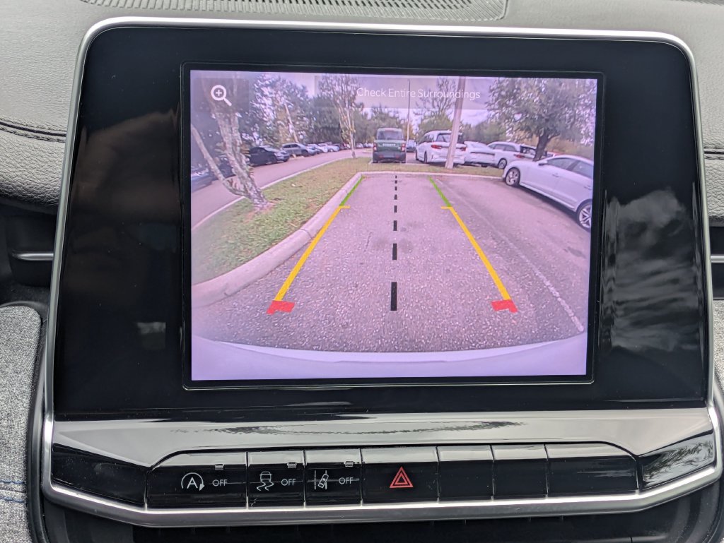 Used 2022 Jeep Compass Latitude FWD image 18