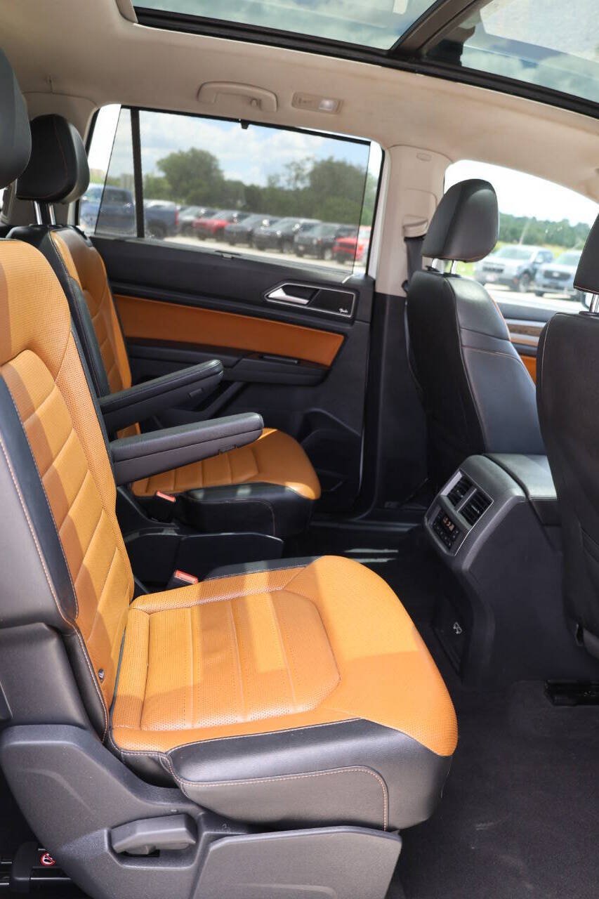 Used 2019 Volkswagen Atlas SEL Premium AWD/4WD image 16