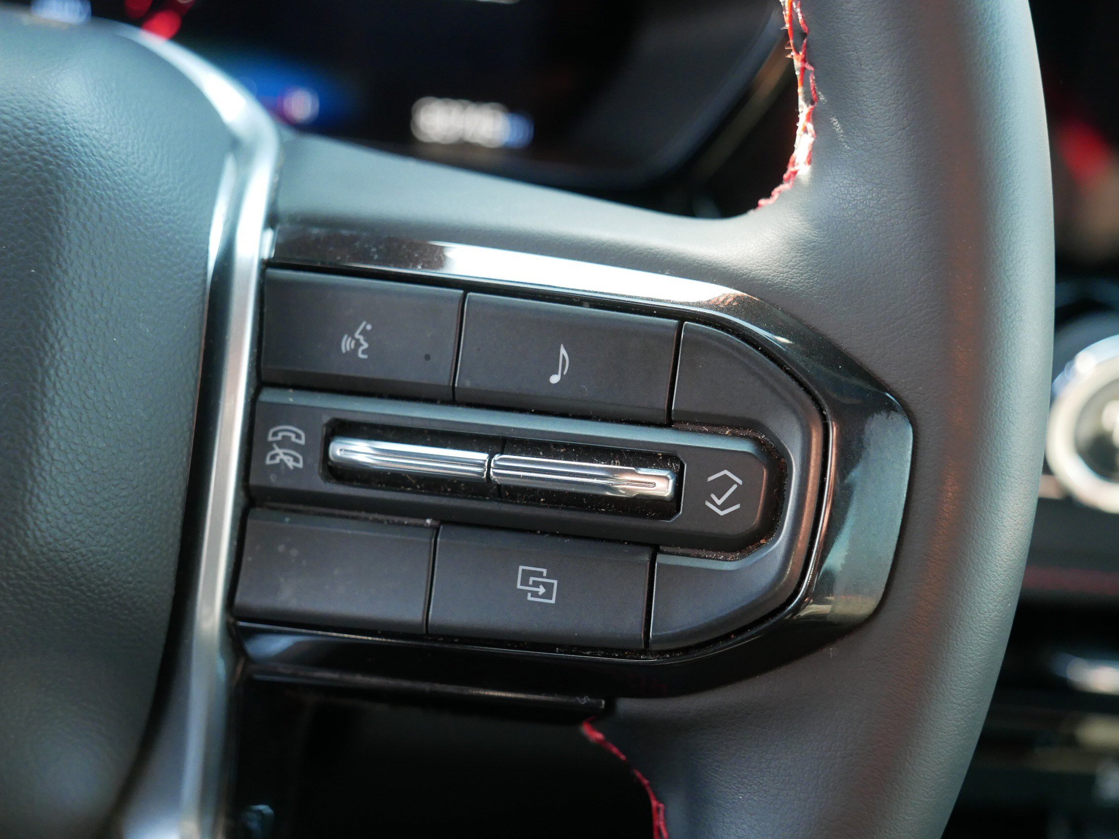 Used 2024 Chevrolet Colorado Z71 w/ Z71 Convenience Package 2 image 29