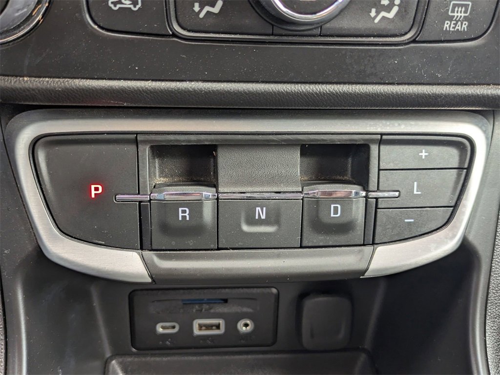 Used 2023 GMC Terrain SLT image 18