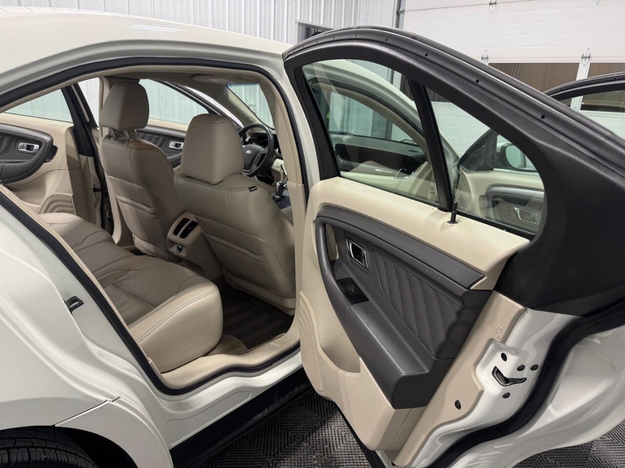 Used 2012 Ford Taurus SEL image 18