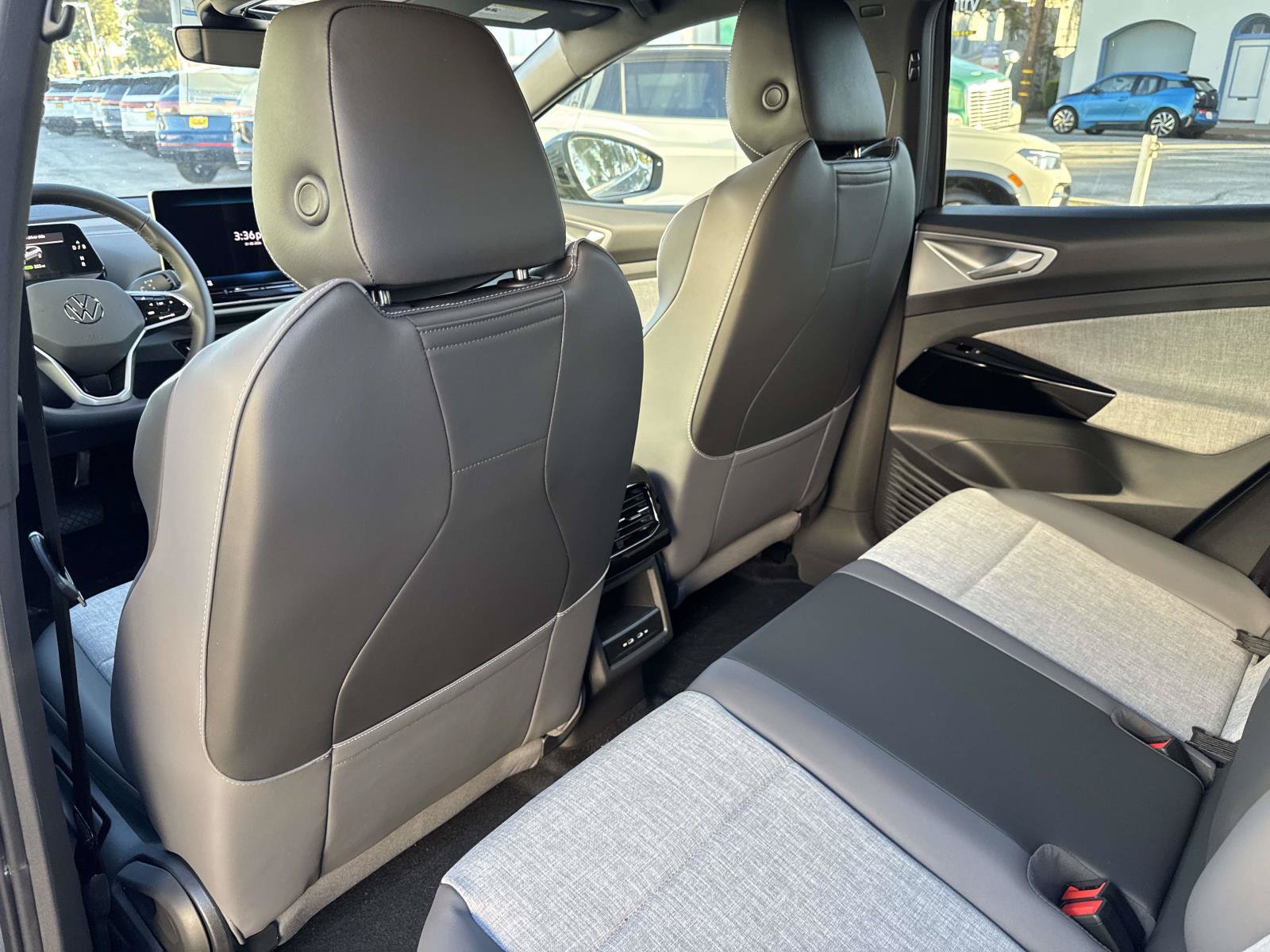 New 2026 Volkswagen ID.4 Pro RWD image 10