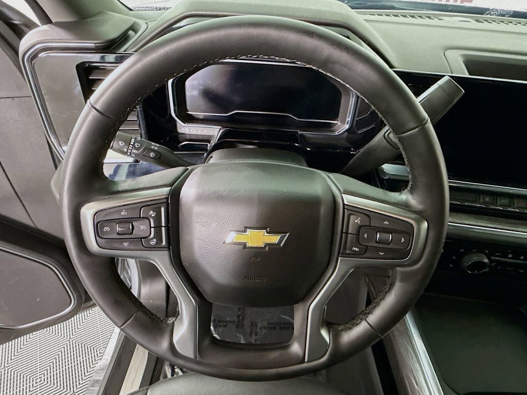 Used 2025 Chevrolet Silverado 2500 LTZ w/ LTZ Convenience Package AWD/4WD image 20
