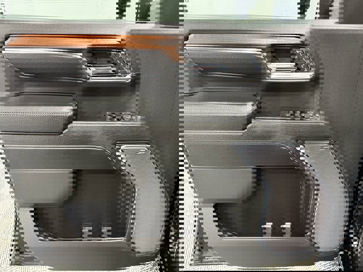 Used 2024 GMC Sierra 2500 Denali w/ Denali Reserve Package image 12