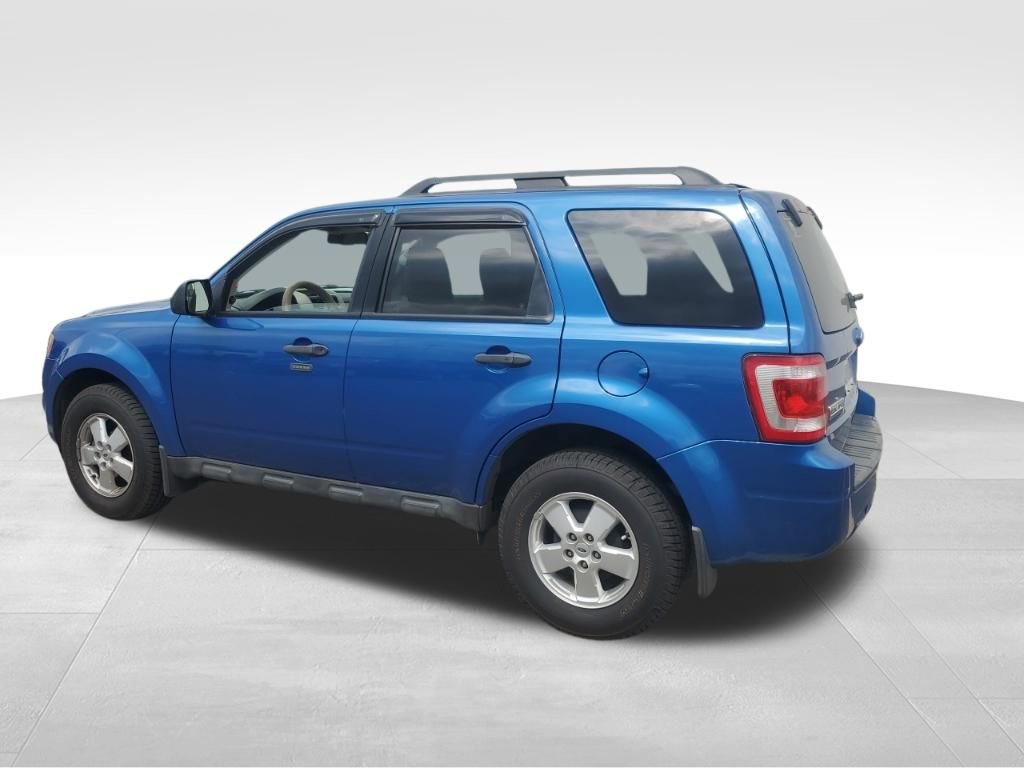 Used 2011 Ford Escape XLT w/ 201A Rapid Spec Order Code image 3