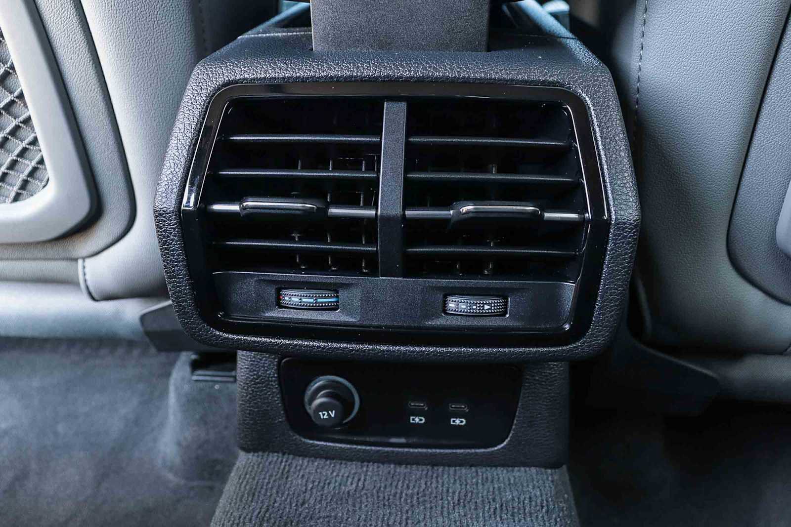 Used 2025 Audi Q3 2.0T Premium w/ Convenience Package image 24