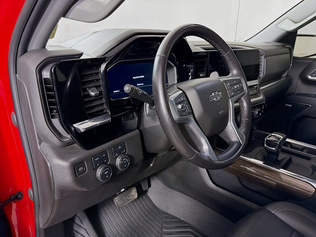 Used 2023 Chevrolet Silverado 1500 RST AWD/4WD image 10