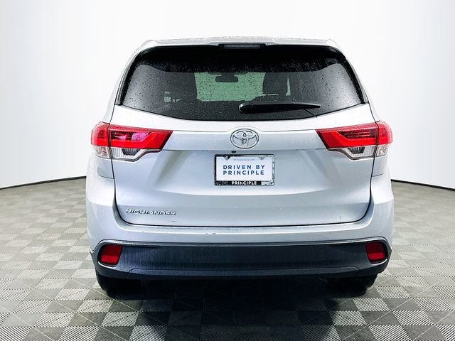 Used 2019 Toyota Highlander LE image 7