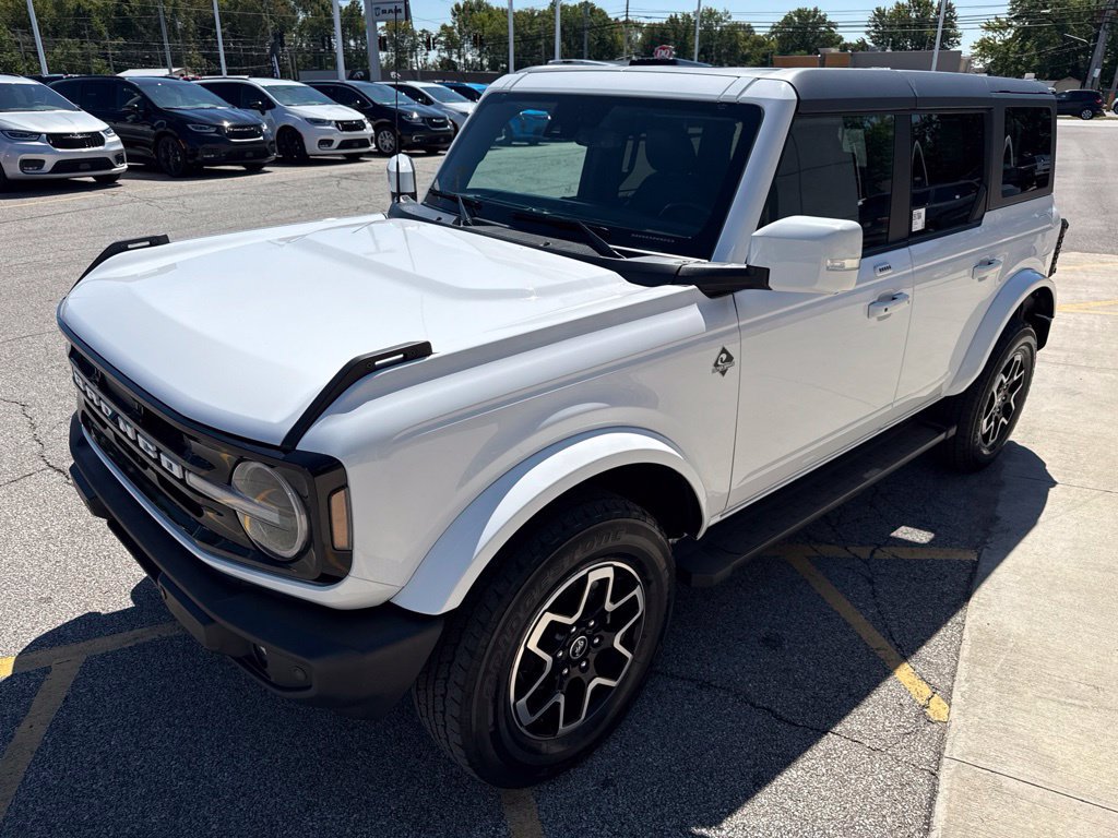 Used 2023 Ford Bronco Outer Banks AWD/4WD image 10