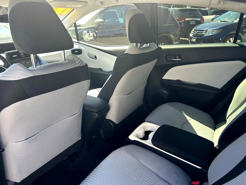 Used 2017 Toyota Prius Prime Premium image 14