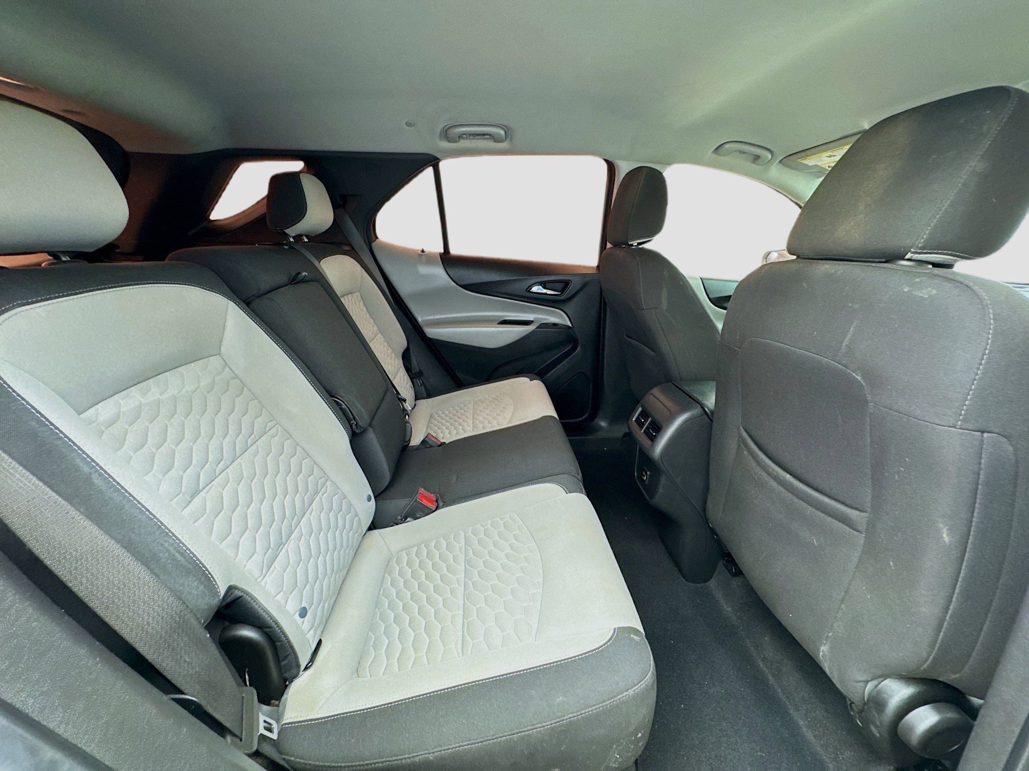 Used 2021 Chevrolet Equinox LS image 18