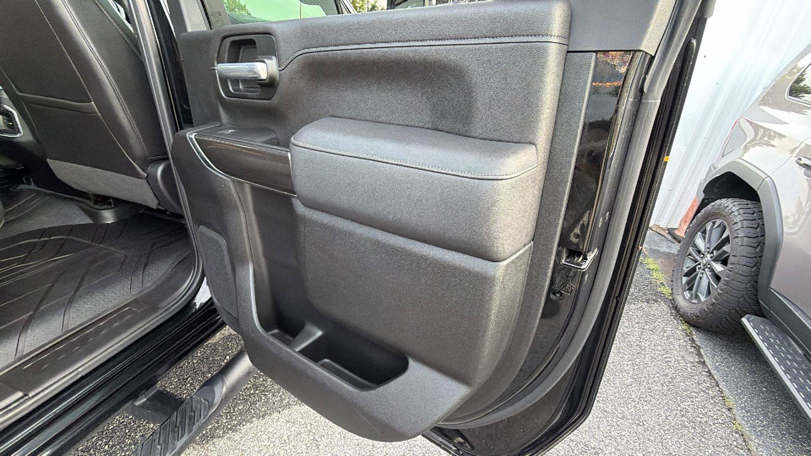 Used 2021 Chevrolet Silverado 2500 LTZ w/ Carhartt Edition AWD/4WD image 22
