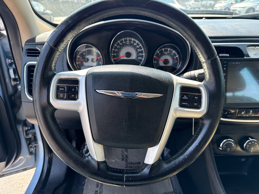 Used 2013 Chrysler 200 Limited FWD image 14