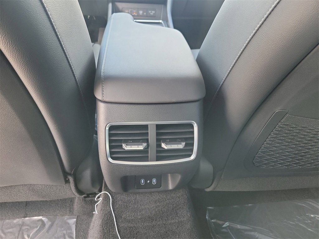 New 2025 Hyundai Sonata Limited image 32