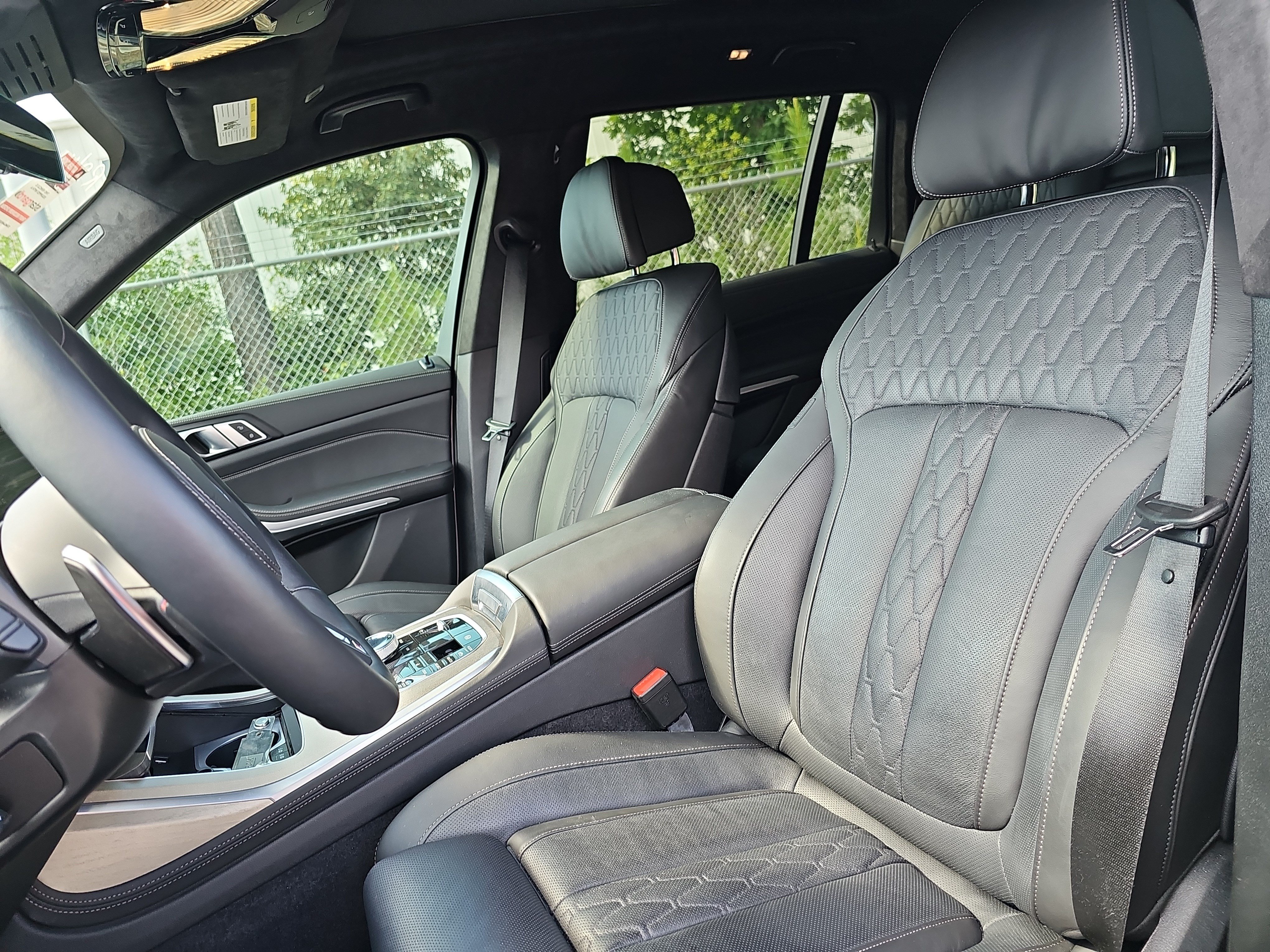 Certified 2025 BMW X7 M60i w/ Executive Package AWD/4WD image 17