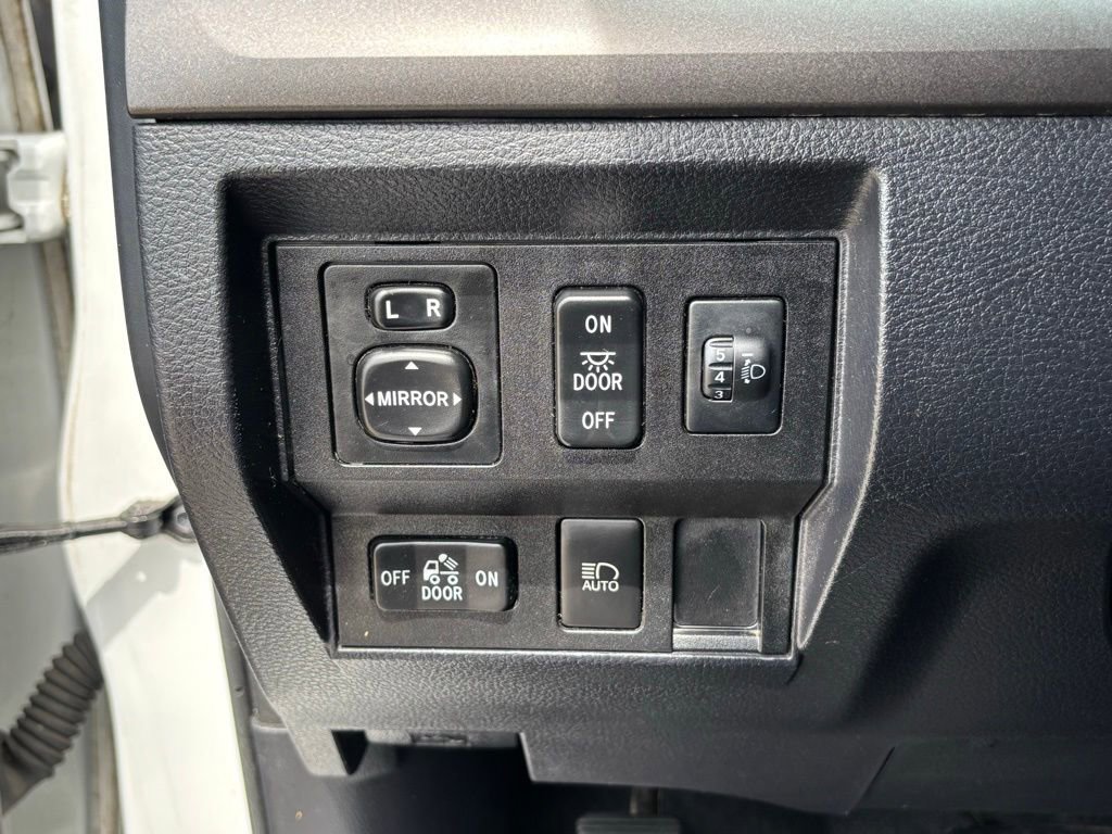 Used 2018 Toyota Tundra SR5 image 21