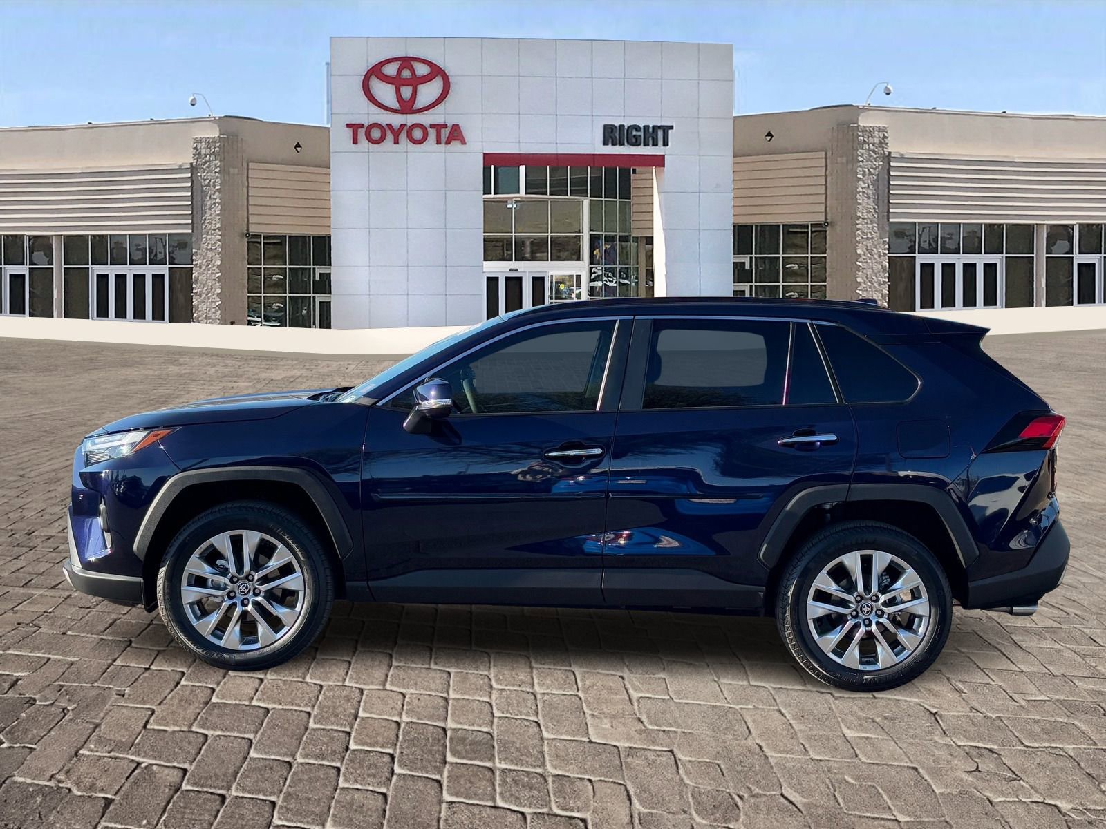 Used 2025 Toyota RAV4 Limited w/ Advanced Technology Package image 4