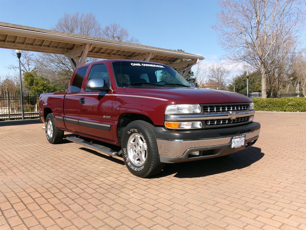 Used 1999 Chevrolet Silverado 1500 LS w/ Firm Ride Suspension Pkg image 3