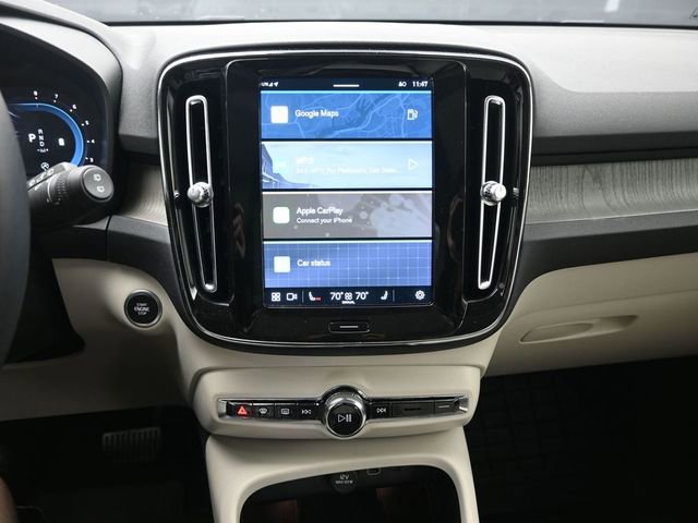Used 2023 Volvo XC40 B5 Plus w/ Protection Package Premier image 12