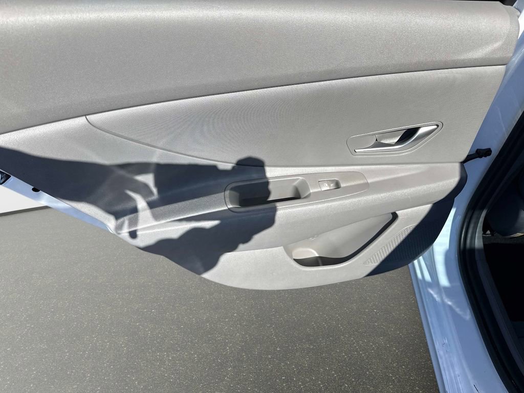Used 2024 Hyundai Elantra SEL image 11