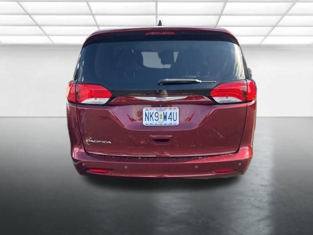 Used 2018 Chrysler Pacifica L FWD image 8