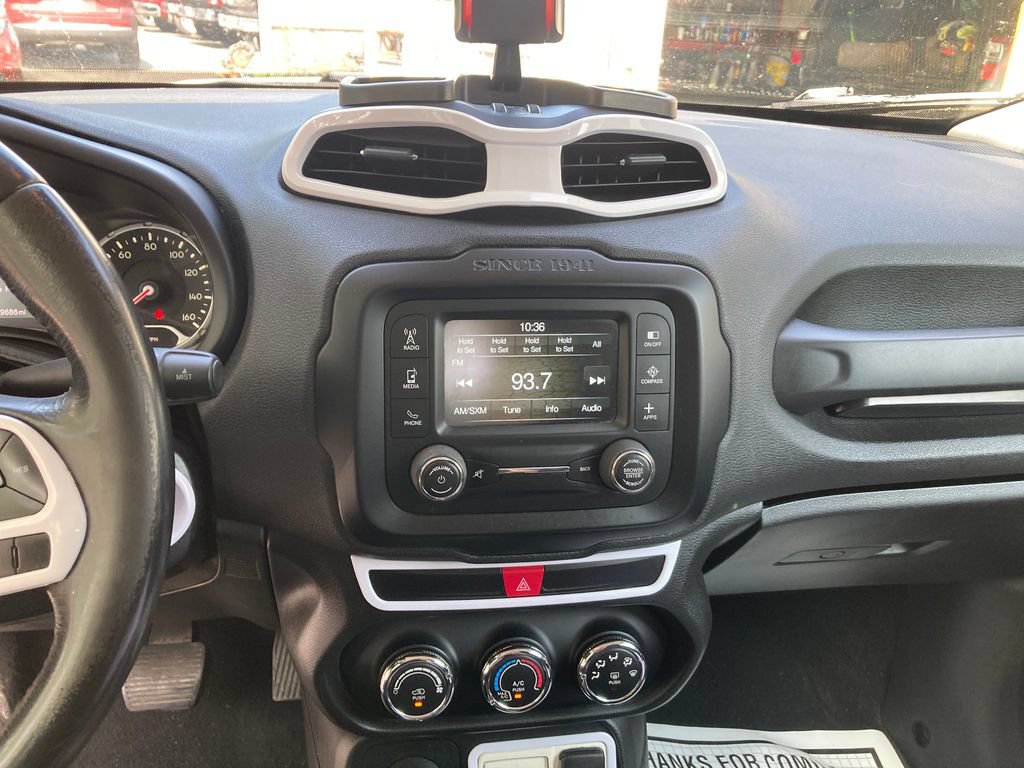 Used 2016 Jeep Renegade Latitude AWD/4WD image 23