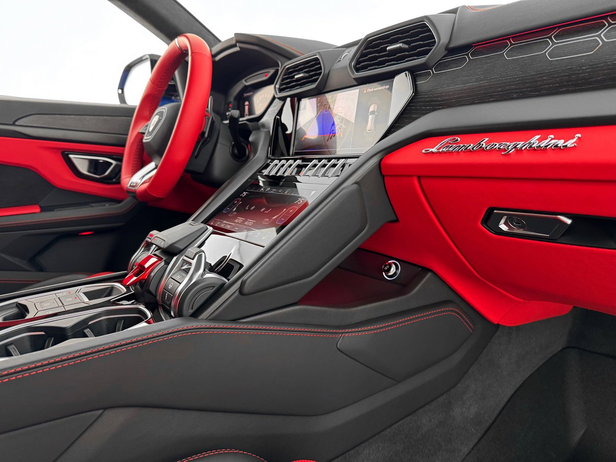 Used 2022 Lamborghini Urus image 30