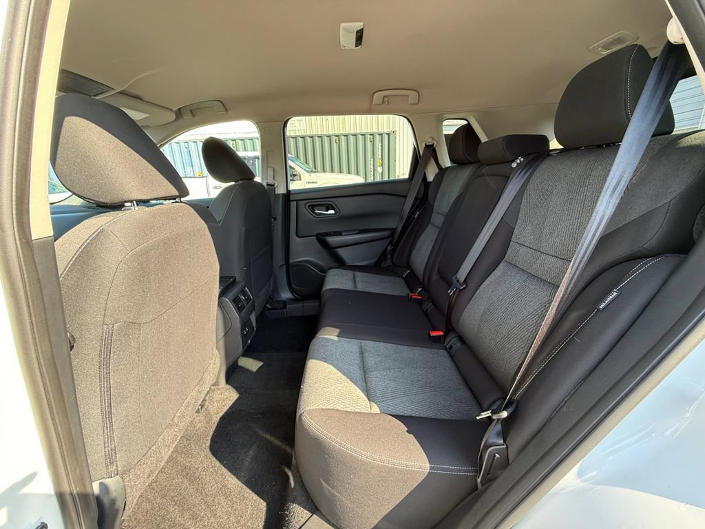 Used 2024 Nissan Rogue SV AWD/4WD image 23