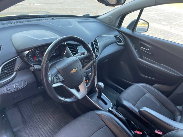 Used 2020 Chevrolet Trax LT w/ Driver Confidence Package FWD image 22