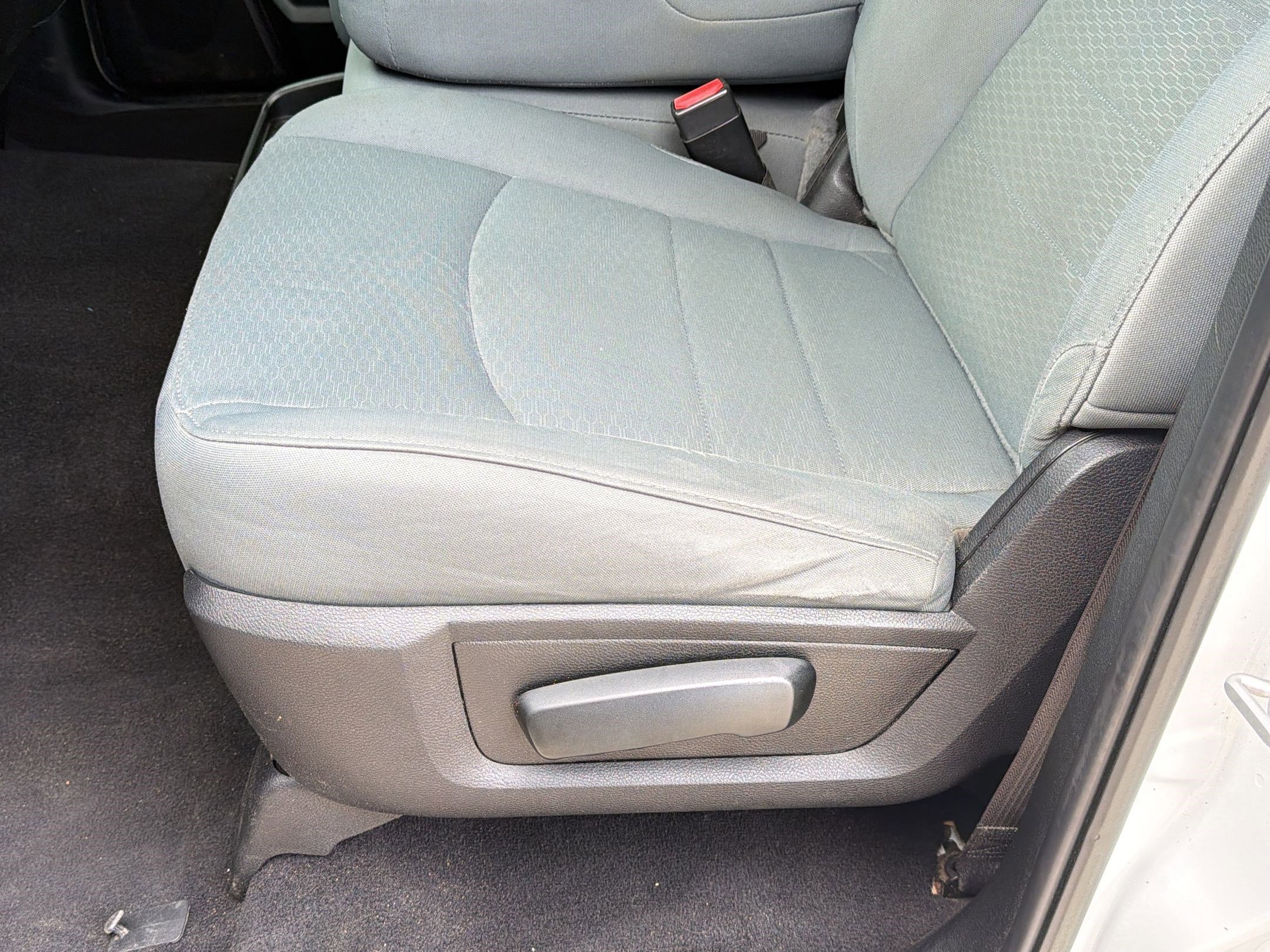Used 2019 RAM 1500 Classic SLT RWD image 14