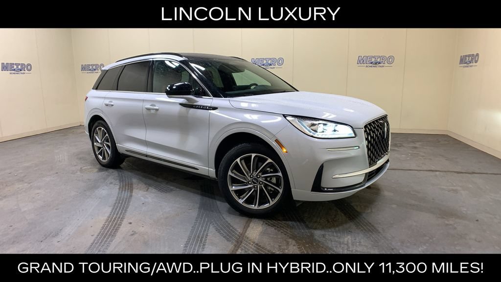 Used 2025 Lincoln Corsair Grand Touring w/ Towing Package AWD/4WD image 1