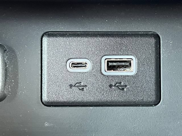 Used 2023 GMC Acadia SLE w/ Driver Convenience Package FWD image 29