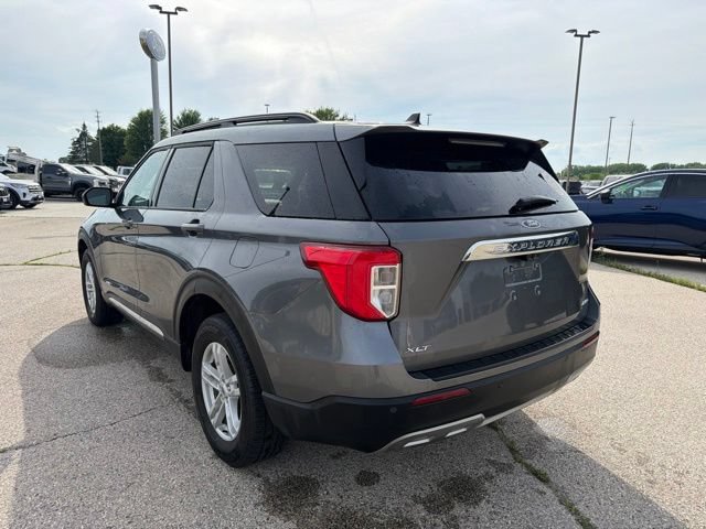 Used 2024 Ford Explorer XLT w/ Equipment Group 202A AWD/4WD image 5