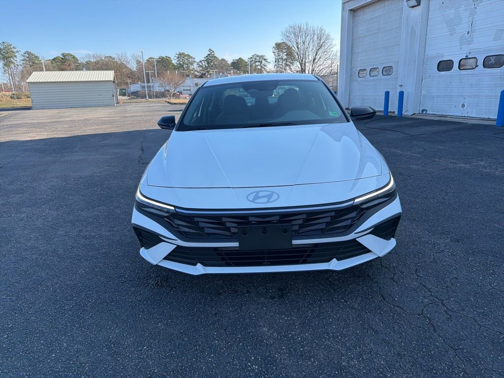 New 2025 Hyundai Elantra Sport image 9