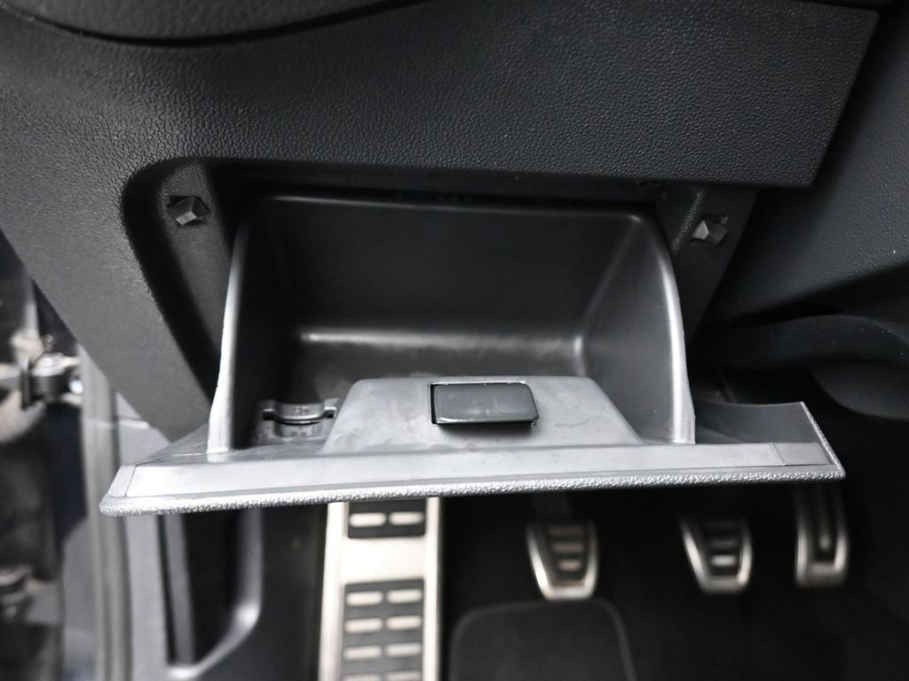 Used 2021 Volkswagen GTI Autobahn image 28