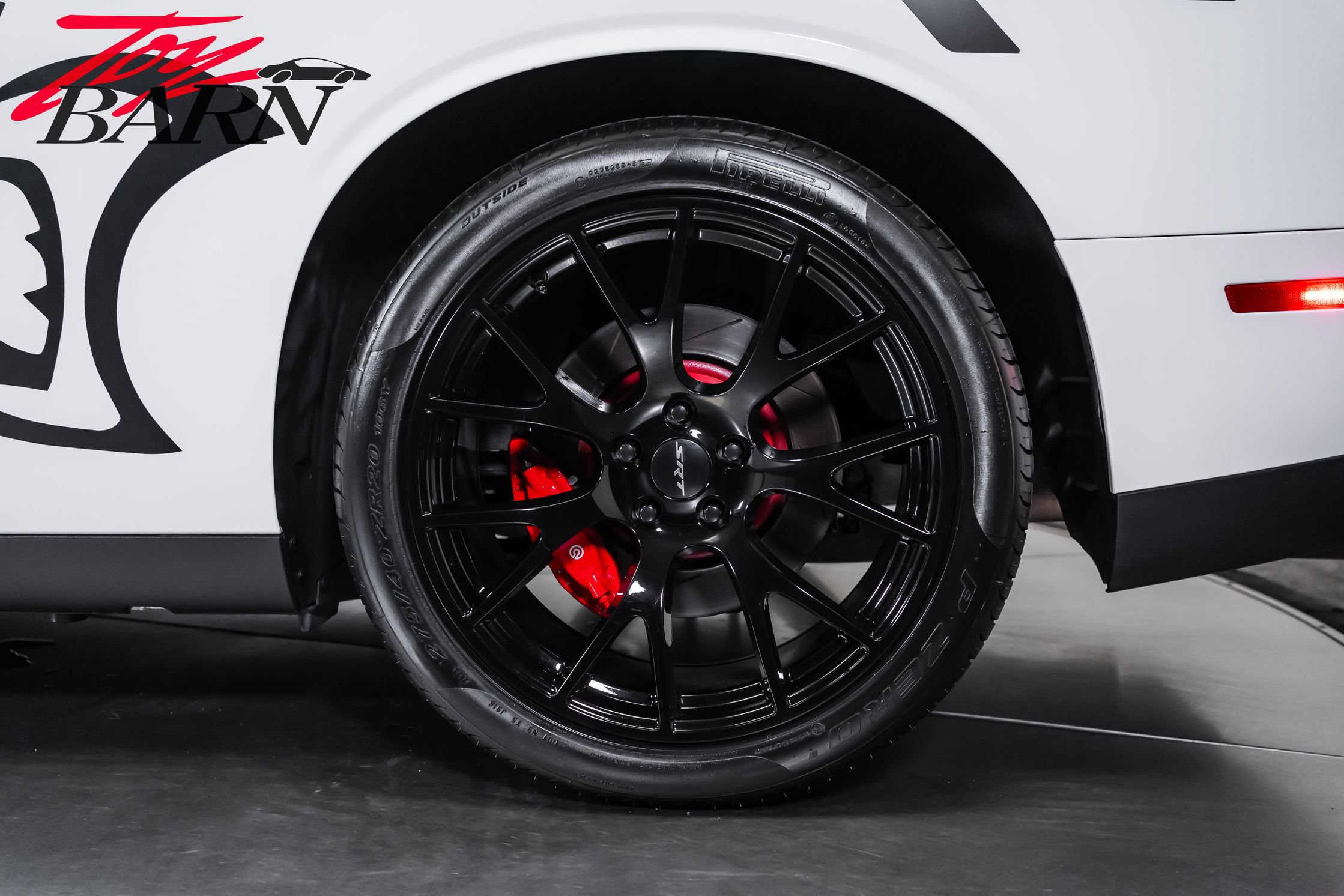 Used 2015 Dodge Challenger SRT Hellcat RWD image 18