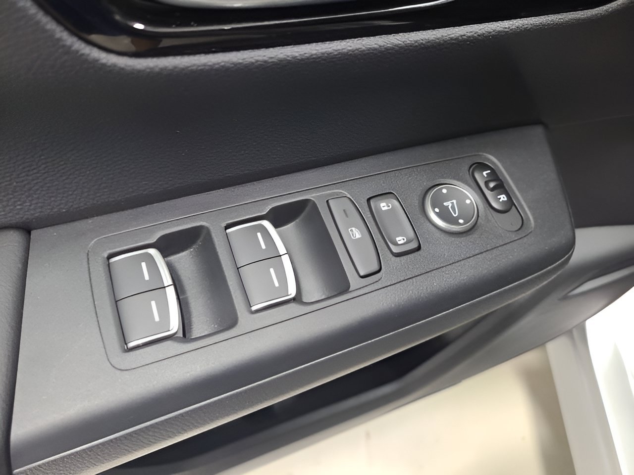 Certified 2025 Honda CR-V EX-L image 22