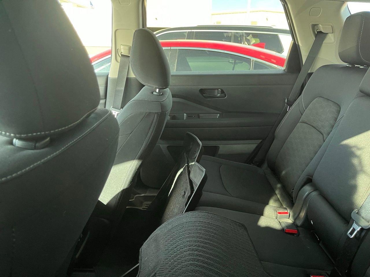 Used 2024 Nissan Pathfinder SV image 7