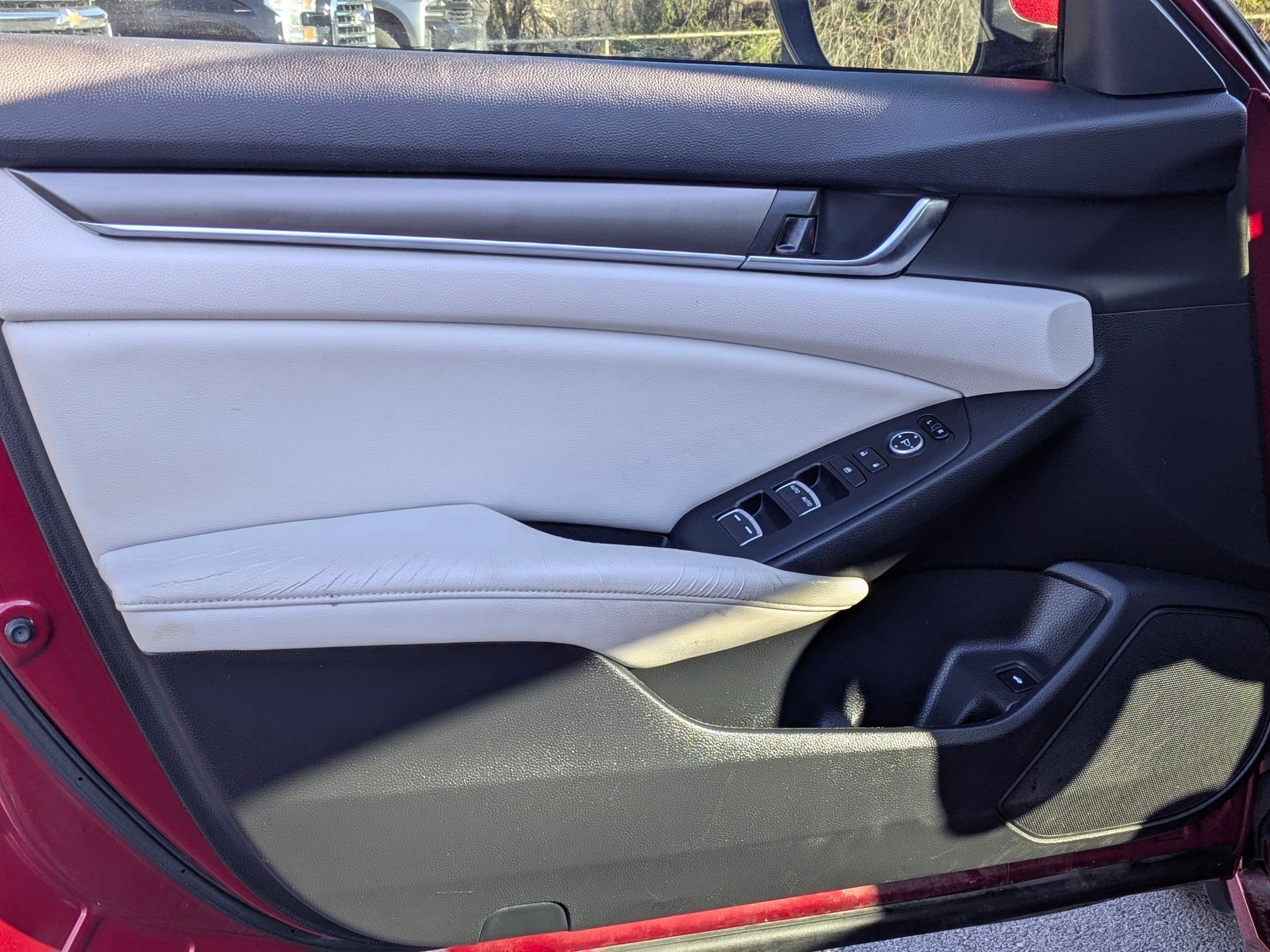 Used 2018 Honda Accord LX image 11