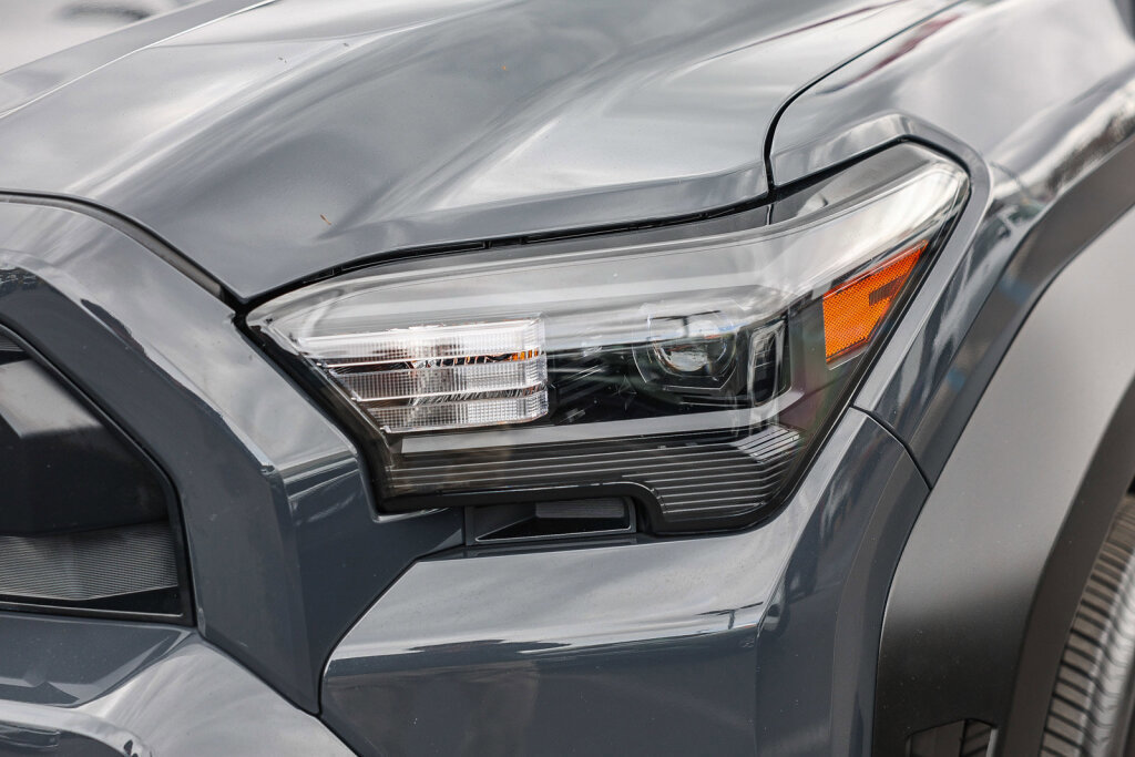 Certified 2025 Toyota 4Runner SR5 AWD/4WD image 21