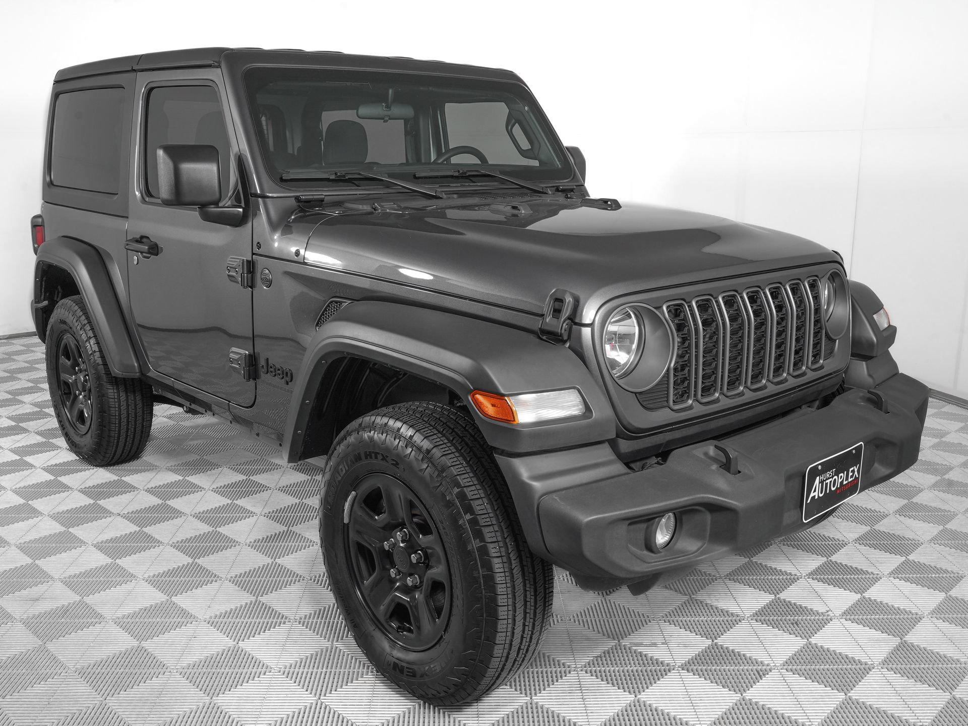 Used 2025 Jeep Wrangler Sport AWD/4WD image 2
