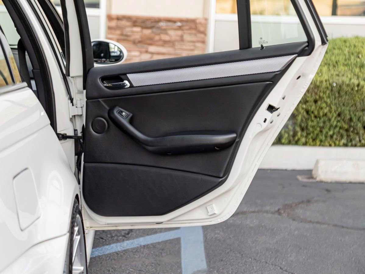 Used 2002 BMW 325i Wagon image 22