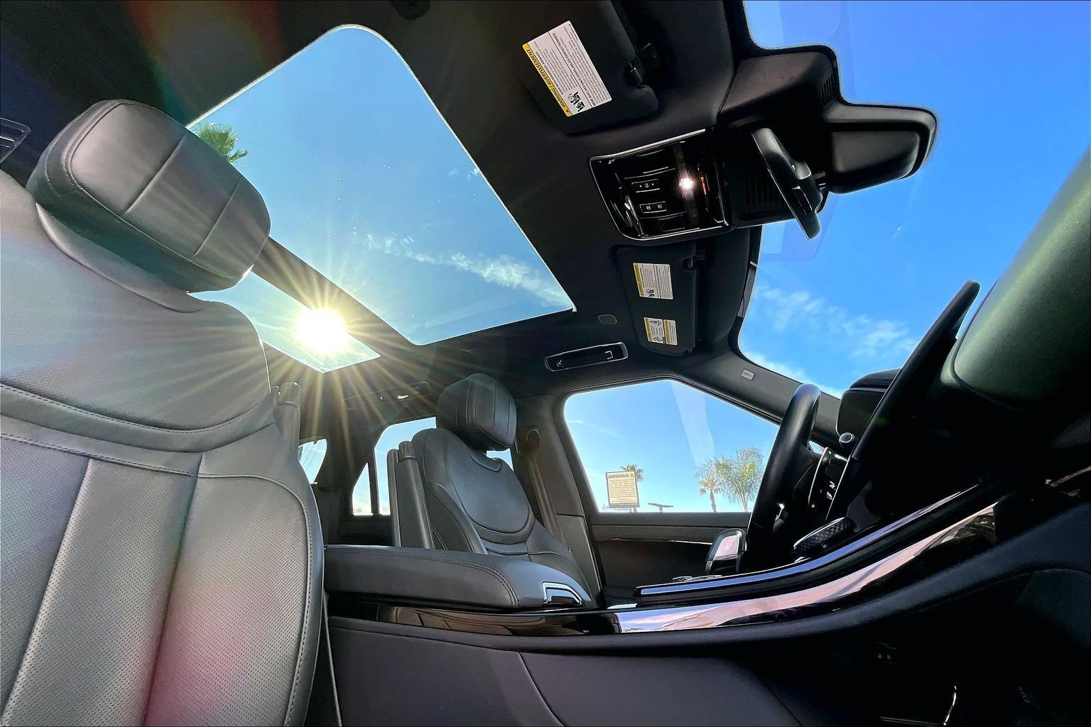 Used 2023 Land Rover Range Rover Sport SE image 22